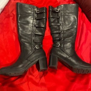 Baretrap boots